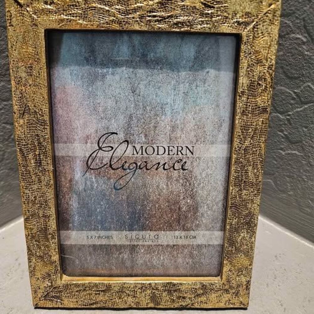 5" X 7" Gold Textured Picture Frame